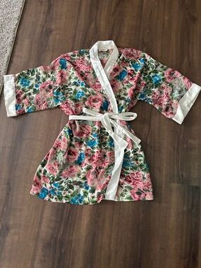 Vintage Victoria’s Secret Floral Satin Robe Coquette Y2K Bridal